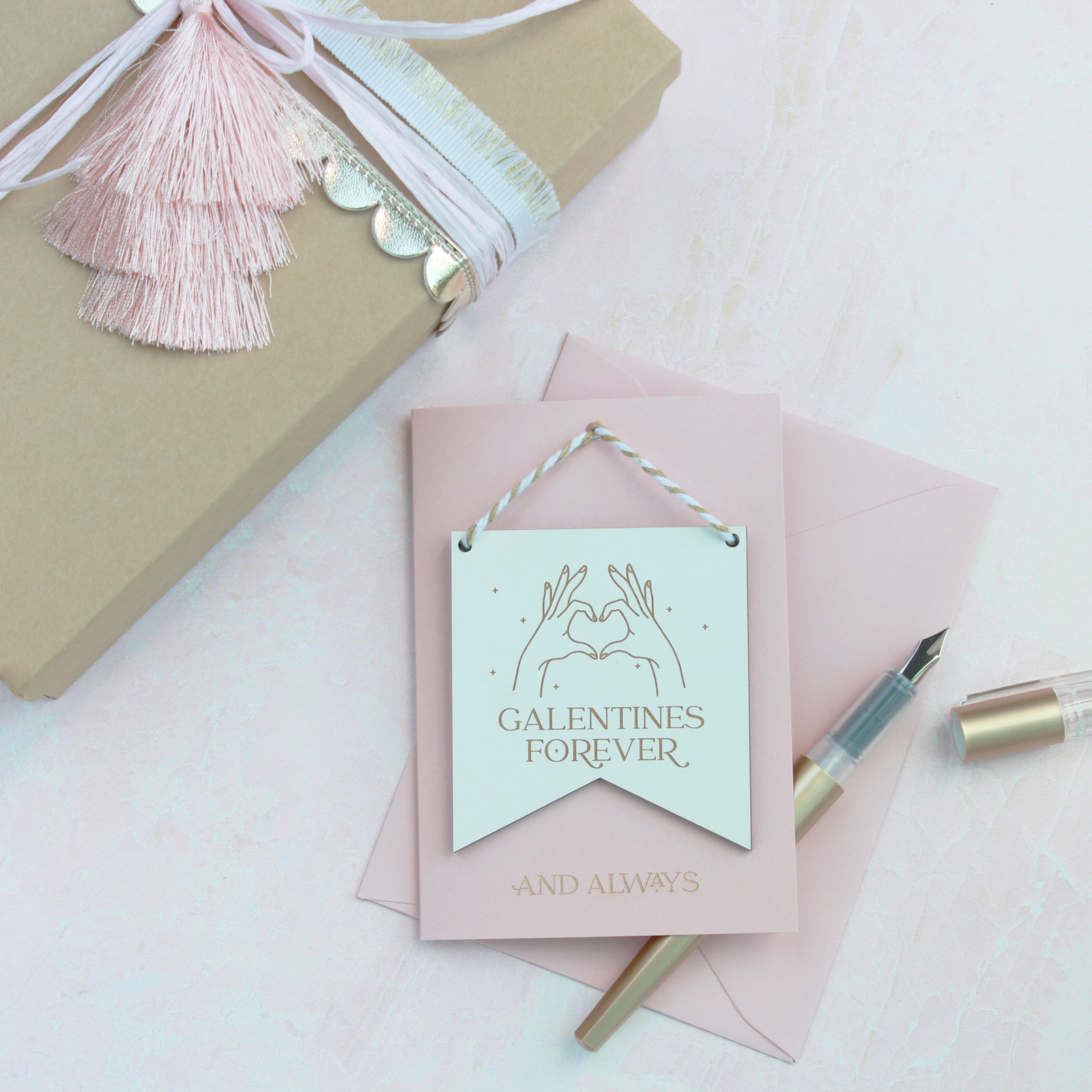 GALENTINE MINI FLAG WITH CARD